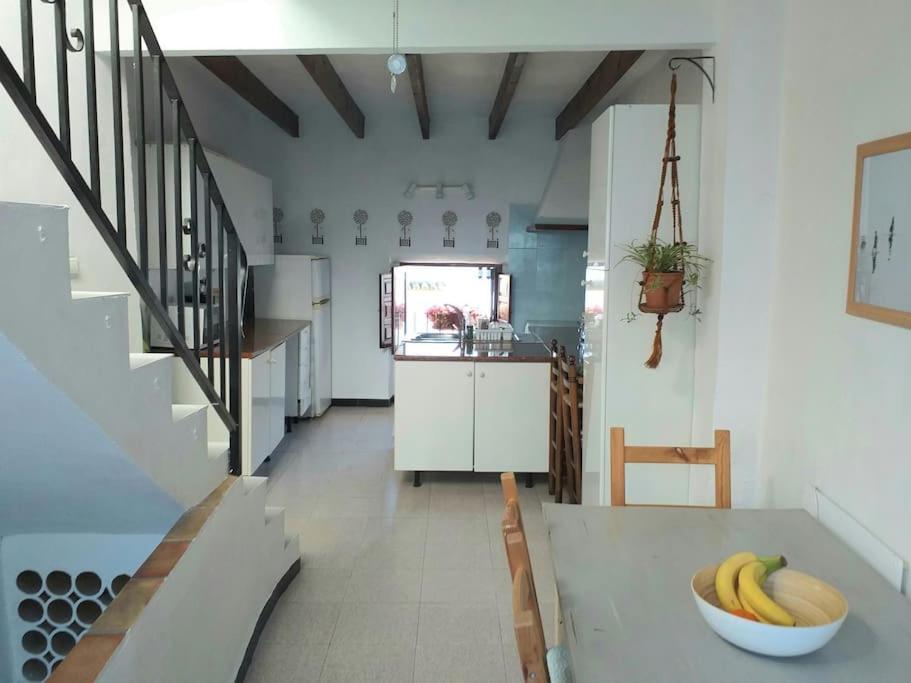 Ferienhaus Quirky Townhouse With A Seaview Roof Terrace Oliva